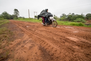 Mit dem Motorrad auf schlechten Straßen