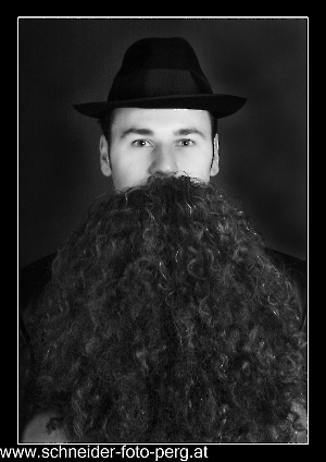Der falsche Bart.1